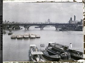 Image représentant La Tamise et au fond Saint Paul