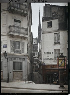 Image représentant Le quai aux Fleurs, passage reliant la rue des Ursins