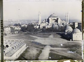 Image représentant Aya Sofya Camii ("mosquée Sainte-Sophie")