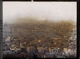 Image représentant La Corne d'Or prise de la tour de Galata vers le port de commerce