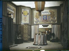 Image représentant L'exposition des arts décoratifs, textiles de la section britannique