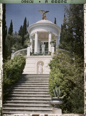 Image représentant L'Achilleion - Dans le parc, kiosque de l'impératrice Elisabeth