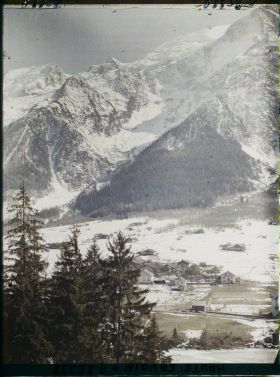 Image représentant France Les Alpes, Griaz, Vallée de Chamonix, Village des Griaz, l' aiguille du Midi et le Dôme de Goûter