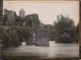 Image représentant France, Sauveterre de Béarn, Sauveterre vu des bords du Gave d'Oloron