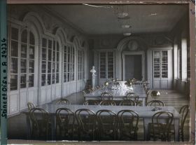 Image représentant Ecole Normale Supérieure de Jeunes filles de Sèvres : La Bibliothèque, ancienne Salle d'exposition de la Manufacture