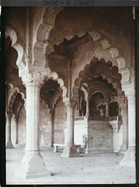Image représentant Loge du trône impérial de la salle des audiences publiques (Diwan-i-Am) dans le fort Rouge (Lal Qila)