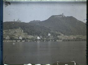Image représentant Allemagne, Mehlem, Le Drachenfels et le Drachenbourg vus de Mehlem