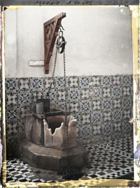 Image représentant Le puits sacré de la koubba de Sidi Bou Medine