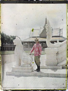 Image représentant Serviteur (de rang Khun ou Pheah) en tenue de cérémonie