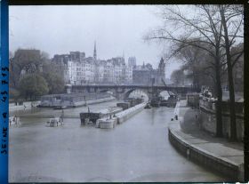 Image représentant Le barrage de la Monnaie et le Pont-Neuf depuis le pont des Arts, quai de Conti