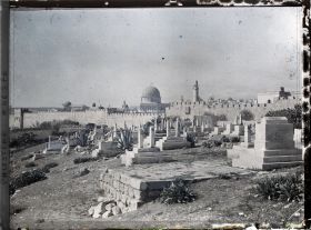 Image représentant Vue de la vieille ville depuis le cimetière musulman