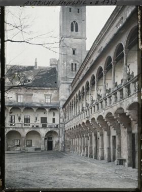 Image représentant Autriche Hongrie, Lundenbourg, La Galerie & la Tour Cassée du Château
