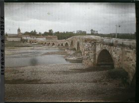 Image représentant Espagne, de Léon à Astorga, Le Pont de l'Orbigo vue de la rive gauche en aval.
