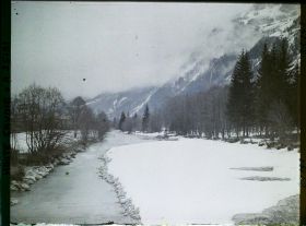 Image représentant France Les Alpes, Chamonix - La Vallée de Chamonix, l'Arve, et nuage de montagne