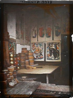 Image représentant L'intérieur d'une boutique d'objets cultuels