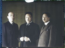 Image représentant Le général Tchou, monsieur Wang et le diplomate Shen