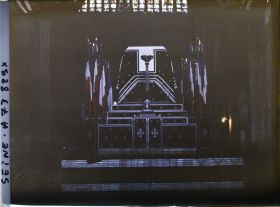 Image représentant Les obsèques du maréchal Foch à Notre-Dame, le catafalque