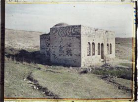 Image représentant Le bâtiment des bains sulfureux