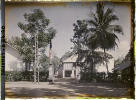 Image représentant L'entrée de l'hôpital