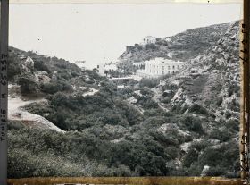 Image représentant Vue panoramique sur les falaises, les établissements thermaux et hôteliers