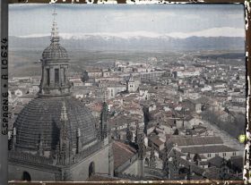Image représentant Espagne, Ségovie, Vue prise de la Tour de la Cathédrale vers le S. E. au 1er plan à g, la Coupole centrale de la Cathédrale