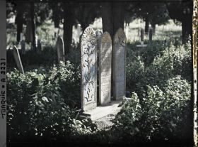 Image représentant Stèles funéraires dans un cimetière de " Bounar Bashi "