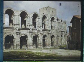 Image représentant L'amphithéâtre romain, dit Arènes d'Arles