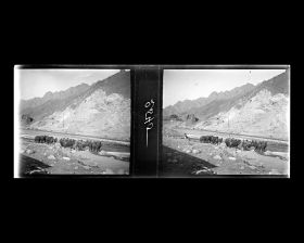 Image représentant Une caravane de chameaux au bord du Guangou ("torrent de la Passe")