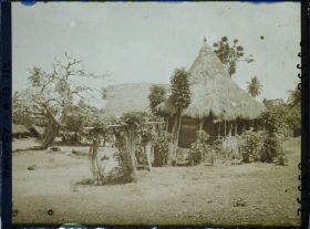 Image représentant Case du fétiche Lègba dans le village de Daagbé