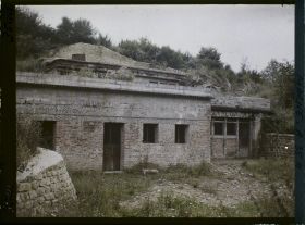 Image représentant France, Binarville (Meuse), Ancien poste de commandement allemand :  abri de l'Etat major Commandant  le secteur de Servon Binarville Abri classé par les Beaux Arts