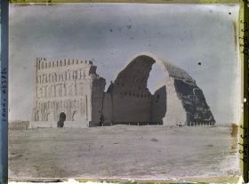 Image représentant Le Taq-I-Kisra (arc de Khosroes), salle voûtée