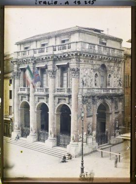 Image représentant Hôtel de ville