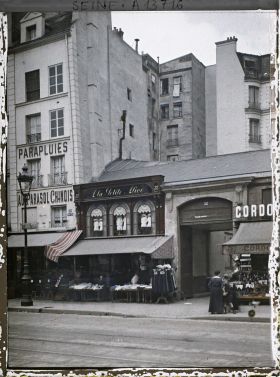 Image représentant La rue Saint-Antoine, numéro 32