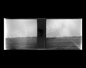 Image représentant Des sépultures (tumuli et stèles) au milieu des champs