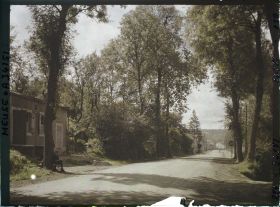 Image représentant France, Bar-le-Duc, La Voie Sacrée à l'entrée de Bar le Duc en venant de Verdun