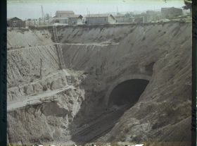 Image représentant L'entrée nord du tunnel du Rove en construction
