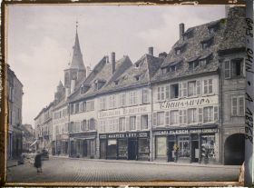 Image représentant France, Haguenau, Grande rue et l'Eglise St Georges vues de la place d'Armes