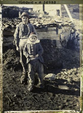 Image représentant Deux jeunes garçons