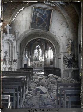 Image représentant L'intérieur de l'église