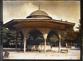 Image représentant Fontaine aux ablutions de la Aya Sophia Camii ("mosquée Sainte-Sophie")