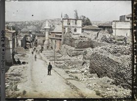Image représentant Une rue en pente dans le quartier du pont de Karakoy