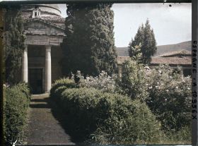 Image représentant Espagne, Bilbao, L'ancien Cimetière de Bilbao, la Chapelle et les Roses