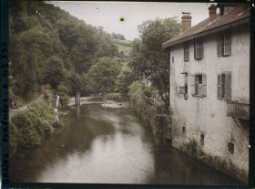 Image représentant France , St Jean-Pied de Port, La Nive à St Jean Pied de Port
