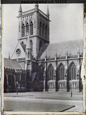 Image représentant La première cour et la chapelle du Saint John's College