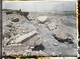 Image représentant Blocs de maçonnerie arrachés au barrage lors de la catastrophe de 1927