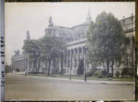 Image représentant Le Grand-Palais et l'ancienne avenue Nicolas II (actuelle avenue Winston Churchill)