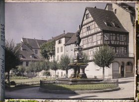 Image représentant France, Colmar, Place des 6 montagnes noires - Fontaine de Bartholdi