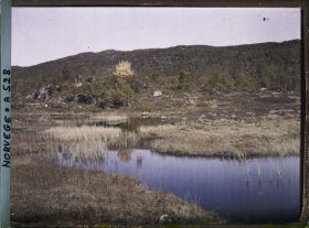Image représentant Les bords du lac Votna?