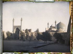 Image représentant La Masjid-i-Chah (mosquée du Chah) au crépuscule