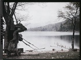 Image représentant Les bords du lac Chuzenji depuis la plage d'Utaga-hama